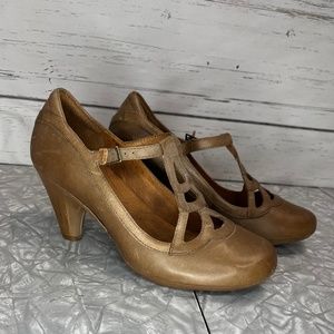 Indigo by Clark’s heels